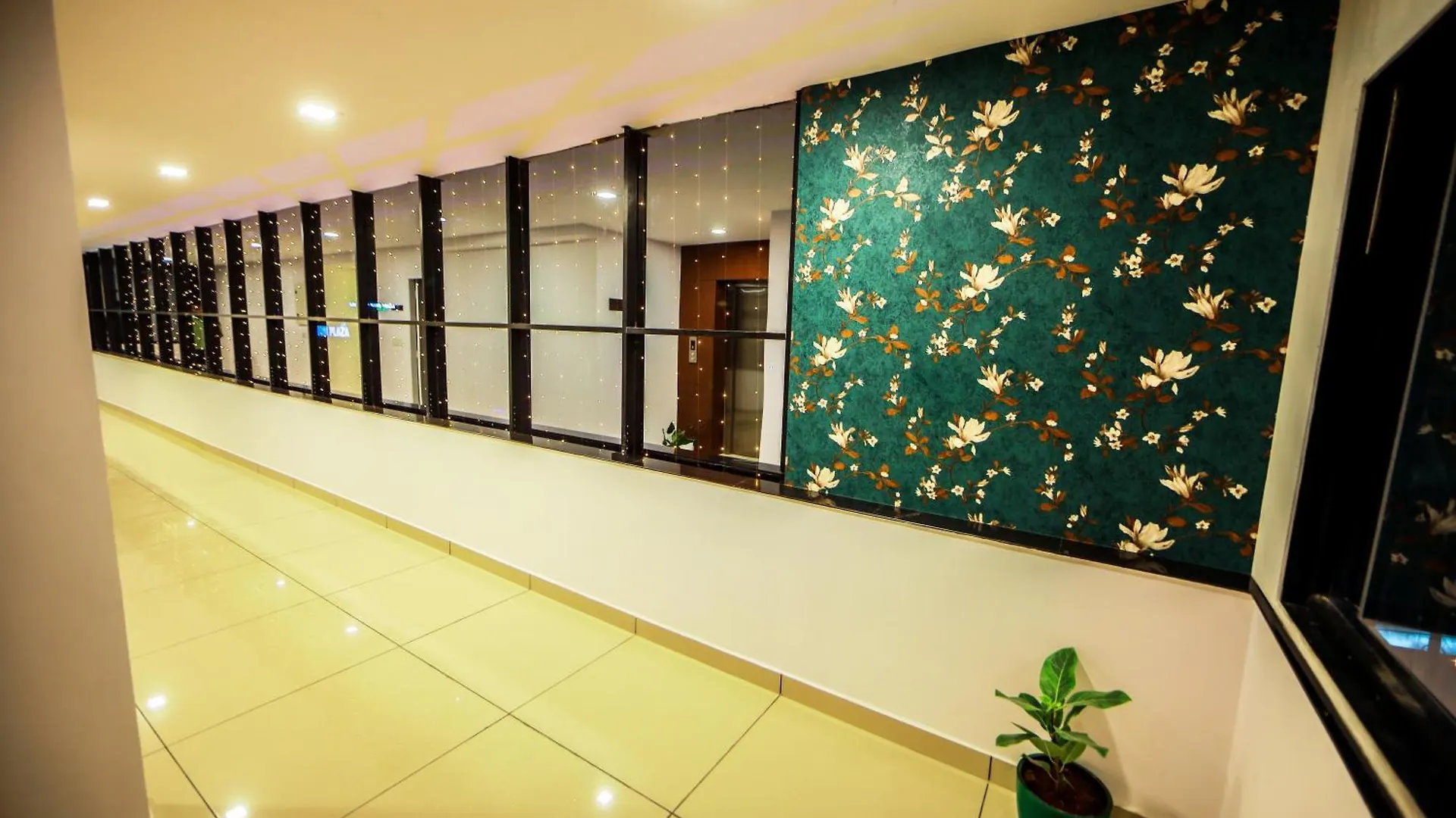 Airport Avenue Plaza Hotel Nedumbassery