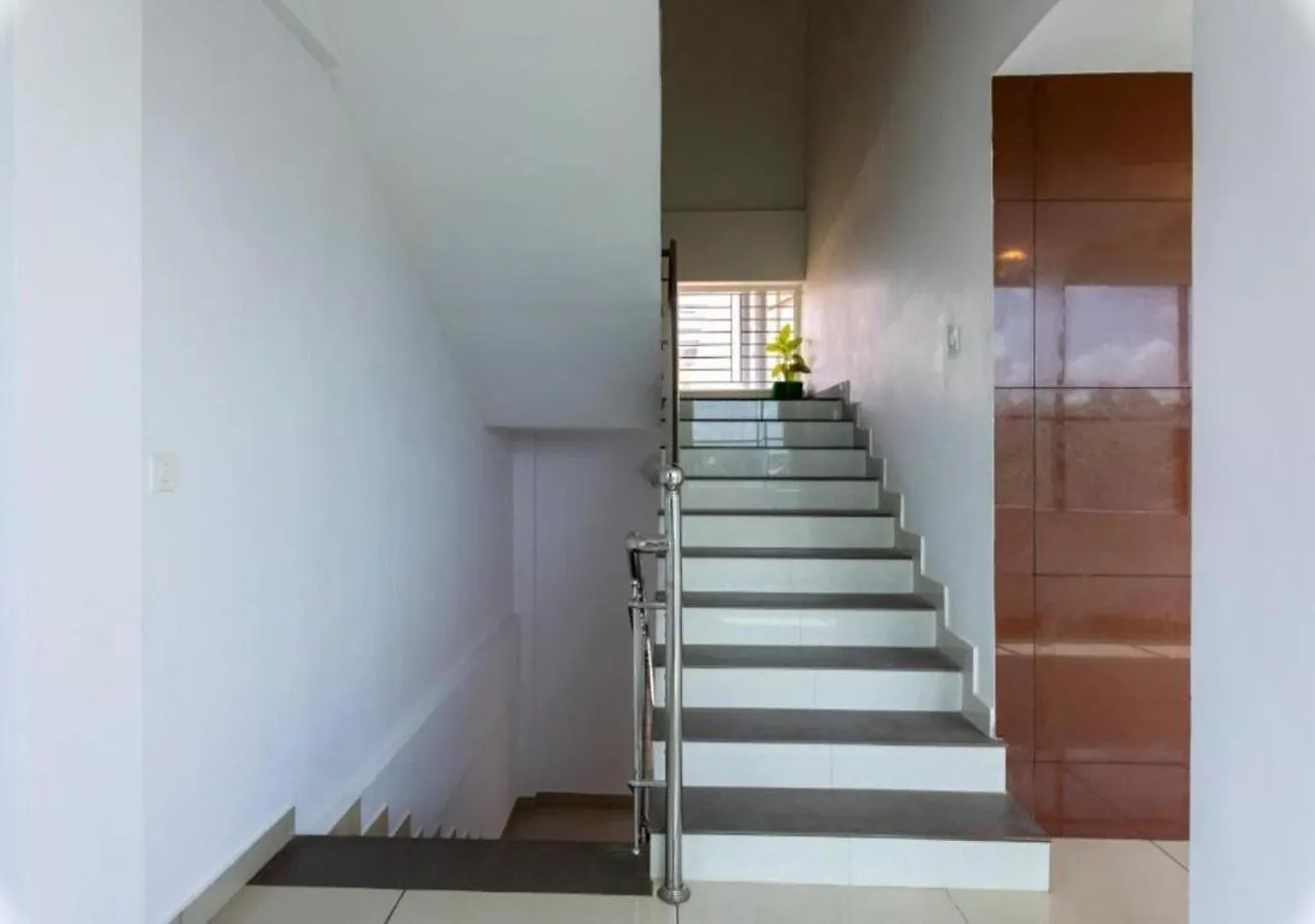 Airport Avenue Plaza Hotel Nedumbassery