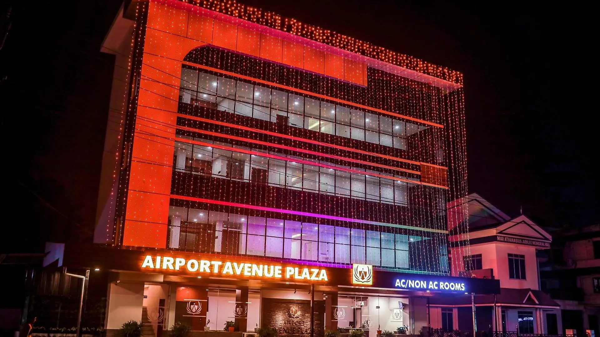***  Airport Avenue Plaza Hotel Nedumbassery India